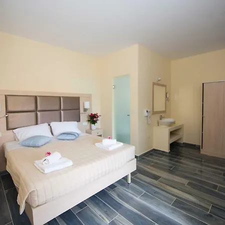 Ξενοδοχείο (adults Only)